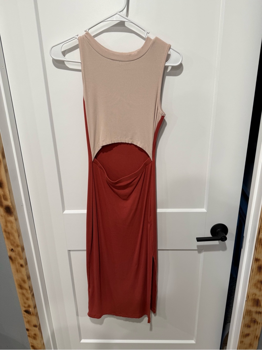 Two-Tone Sleeveless Midi Dress in Beige and Rust